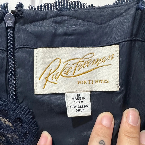 Vintage Rickie Freeman for T.J.Nites | nude lined navy lace mini dress | Size: 8 - Picture 4 of 11